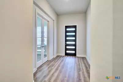 2072 Stephanie Avenue, New Braunfels, TX 78132 - Photo 2