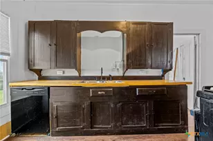 201 N 10th St, Buckholts, TX 76518 - Photo 12