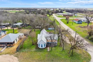 201 N 10th St, Buckholts, TX 76518 - Photo 30