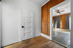 201 N 10th St, Buckholts, TX 76518 - Photo 16