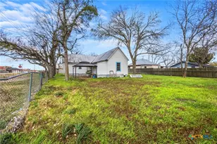 201 N 10th St, Buckholts, TX 76518 - Photo 26