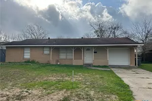 3007 E Mistletoe Ave, Victoria, TX 77901 - Photo 1