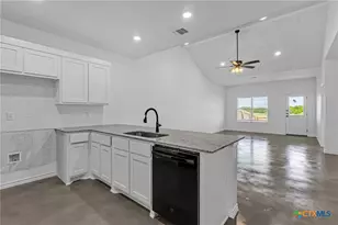 905 Smoke Tree Ln, Killeen, TX 76543 - Photo 2