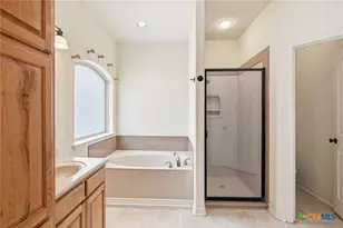 108 Lakeway Ct, Victoria, TX 77905 - Photo 24