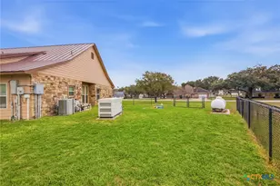 108 Lakeway Ct, Victoria, TX 77905 - Photo 32