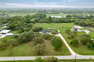 7134 Old Hwy Rd, Inez, TX 77968 - Photo 38