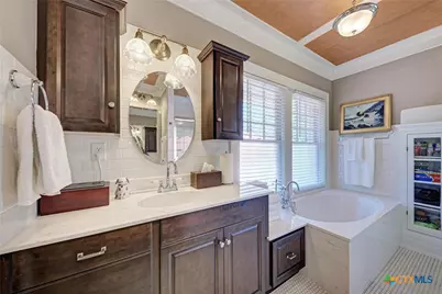 401 W 4th Street, Lampasas, TX 76550 - Photo 34