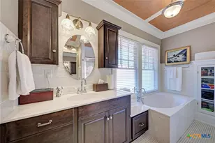 401 W 4th St, Lampasas, TX 76550 - Photo 34