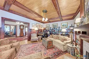 401 W 4th St, Lampasas, TX 76550 - Photo 6