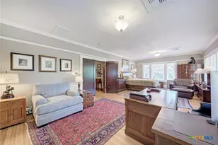 401 W 4th St, Lampasas, TX 76550 - Photo 30