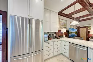 401 W 4th St, Lampasas, TX 76550 - Photo 16