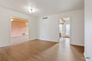 2305 N 15th St, Temple, TX 76501 - Photo 4