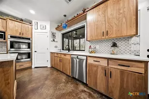 153 Co Rd 491, Elgin, TX 78621 - Photo 10