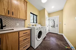 153 Co Rd 491, Elgin, TX 78621 - Photo 18