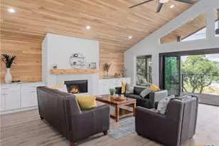 874 Lakebreeze Dr, Canyon Lake, TX 78133 - Photo 12