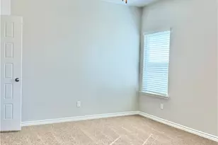 504 Story Ave, Florence, TX 76527 - Photo 8