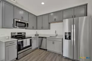 104 Creekside Trail, Kyle, TX 78640 - Photo 18