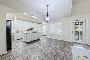 2620 Foresthaven Dr, New Braunfels, TX 78132 - Photo 6