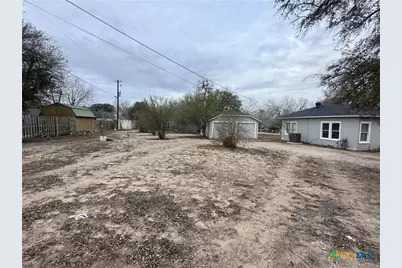 1364 Clinton Place, Kenedy, TX 78119 - Photo 4