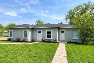 1364 Clinton Pl, Kenedy, TX 78119 - Photo 2