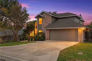 968 Queens Dr, New Braunfels, TX 78130 - Photo 2