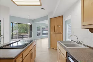 968 Queens Dr, New Braunfels, TX 78130 - Photo 14