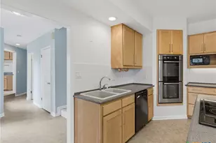 968 Queens Dr, New Braunfels, TX 78130 - Photo 12