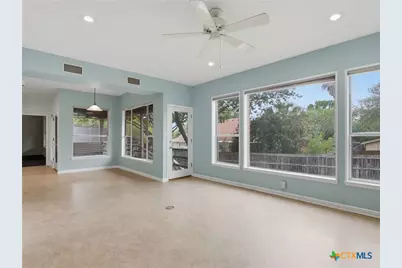 968 Queens Drive, New Braunfels, TX 78130 - Photo 10