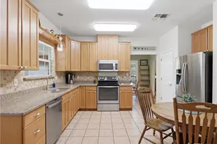 349 Apex Ave, New Braunfels, TX 78132 - Photo 12