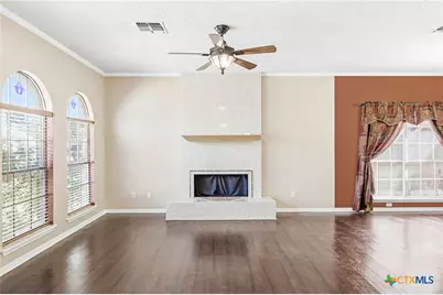 223 Spur Drive, Victoria, TX 77904 - Photo 4