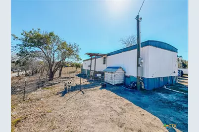 822 E Fannin Street, Goliad, TX 77963 - Photo 14