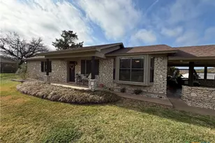 615 River Oaks Dr, Gatesville, TX 76528 - Photo 2