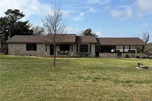 615 River Oaks Dr, Gatesville, TX 76528 - Photo 1