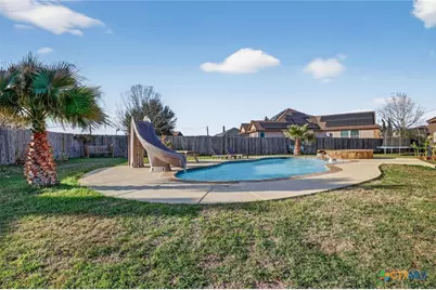 115 Lorenz, Stockdale, TX 78160 - Photo 34