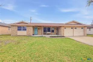 2002 Mission Dr, Victoria, TX 77901 - Photo 1