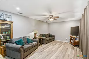 2002 Mission Dr, Victoria, TX 77901 - Photo 10