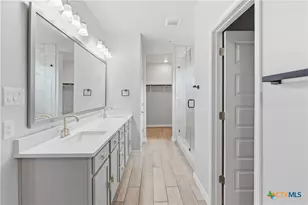 3809 Donald Dr, Seguin, TX 78155 - Photo 34