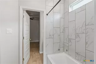 3809 Donald Dr, Seguin, TX 78155 - Photo 10