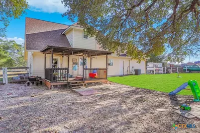 1561 County Road 320, Floresville, TX 78114 - Photo 8