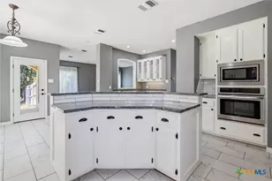 303 Roseland Ave, Victoria, TX 77901 - Photo 12