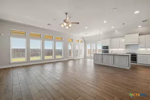 3105 High Meadow St, Seguin, TX 78155 - Photo 4