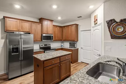 805 Willow Creek Circle, San Marcos, TX 78666 - Photo 6