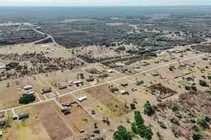 413 W Oaks Dr, Victoria, TX 77905 - Photo 8