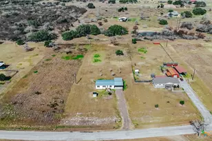 413 W Oaks Dr, Victoria, TX 77905 - Photo 4