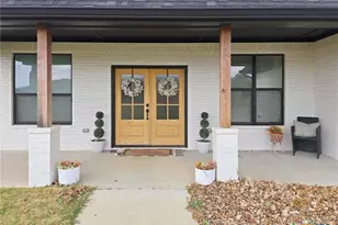 211 Lakewood Dr, Gatesville, TX 76528 - Photo 2