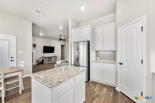 512 Holstein Dr, Belton, TX 76513 - Photo 6