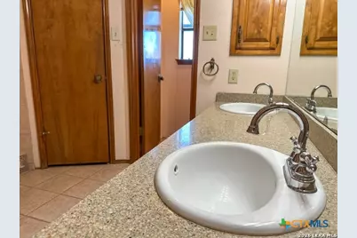 4911 Youngsford Road, Marion, TX 78124 - Photo 16