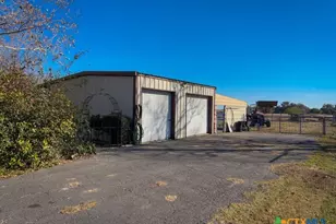 4911 Youngsford Rd, Marion, TX 78124 - Photo 8