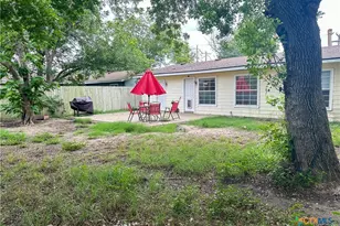 2503 E Mistletoe Ave, Victoria, TX 77901 - Photo 14