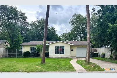 2503 E Mistletoe Avenue, Victoria, TX 77901 - Photo 1